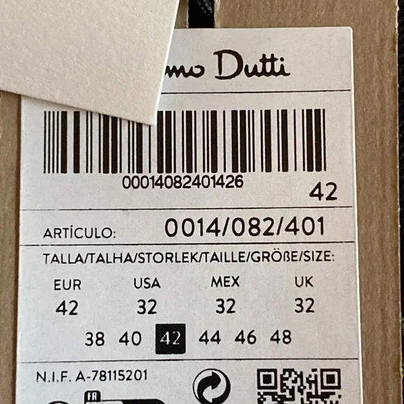 NWT. Massimo Dutti Black Cotton Blend Slim Fit Chino Trousers. Size 32.